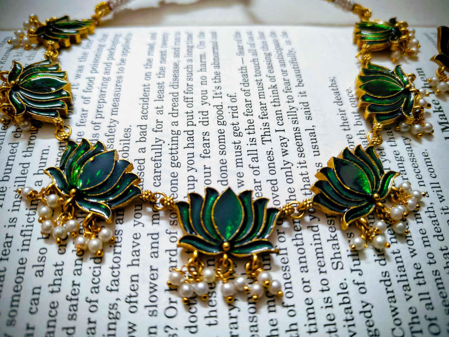 Beautiful and Classic Jewellery set