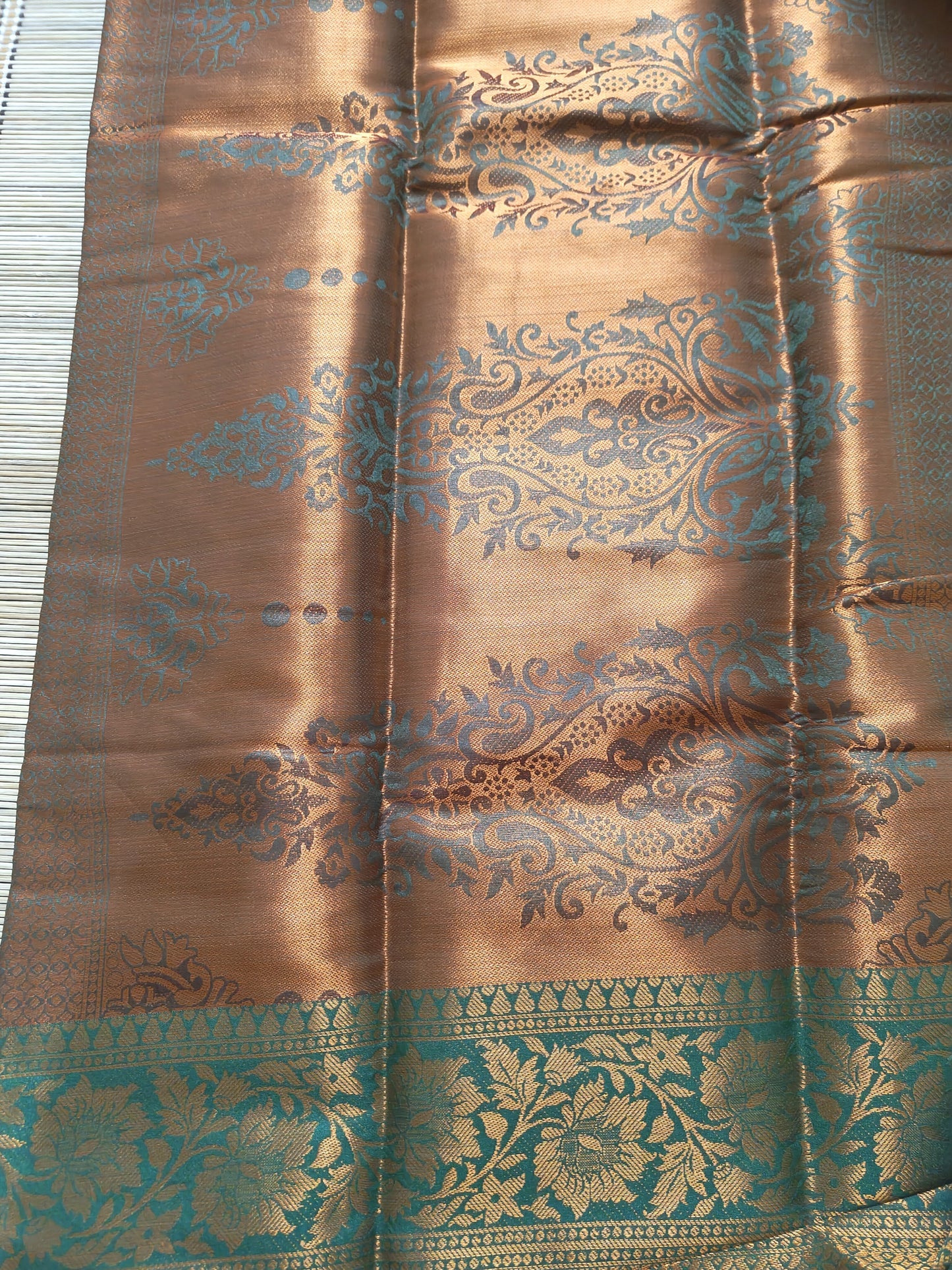 Beautiful and Elegant Banarasi Jacquard Weaving Silk Saree-Pista Green