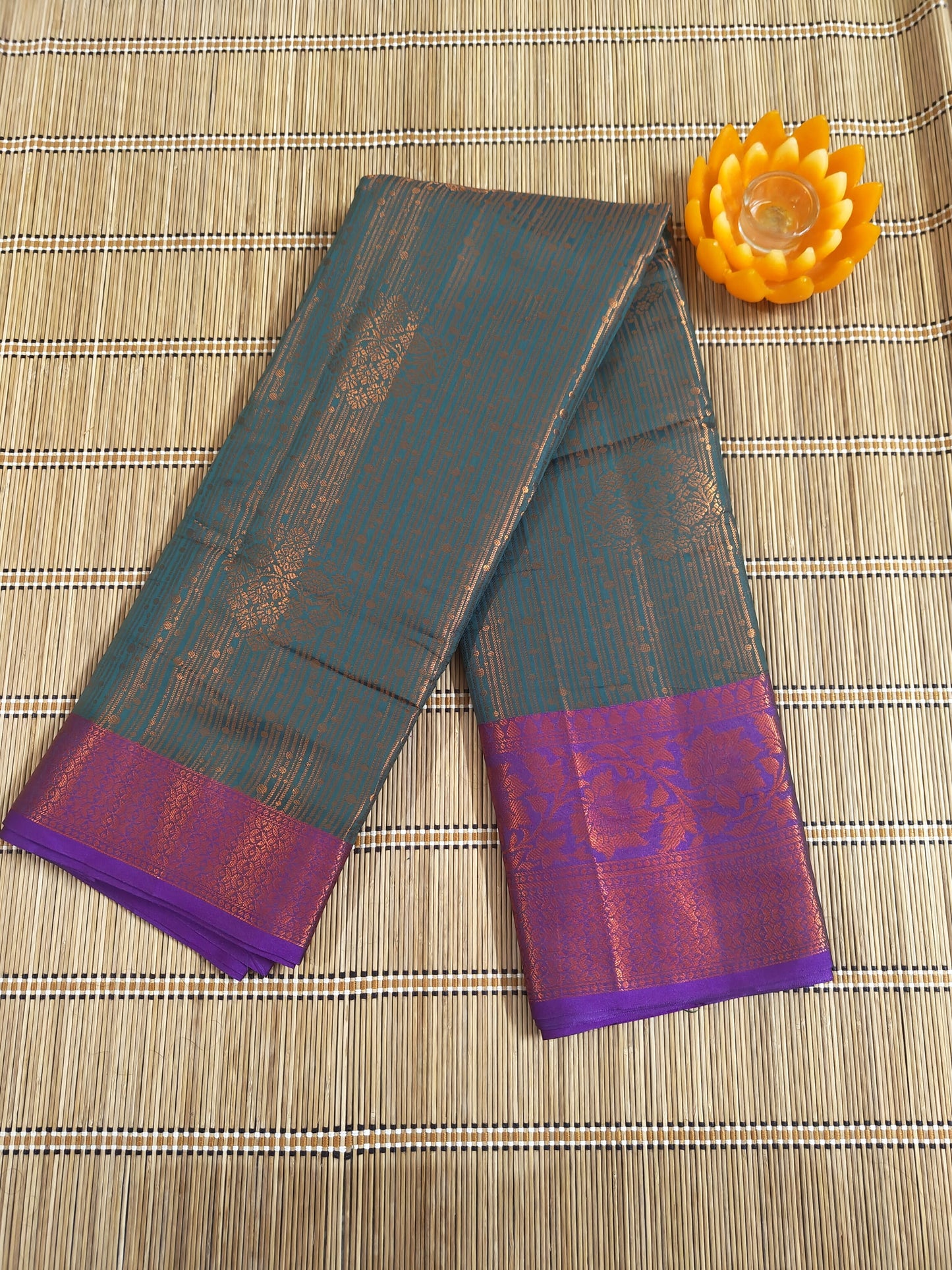 Beautiful and Elegant Banarasi Jacquard Weaving Silk Saree-Dark Green