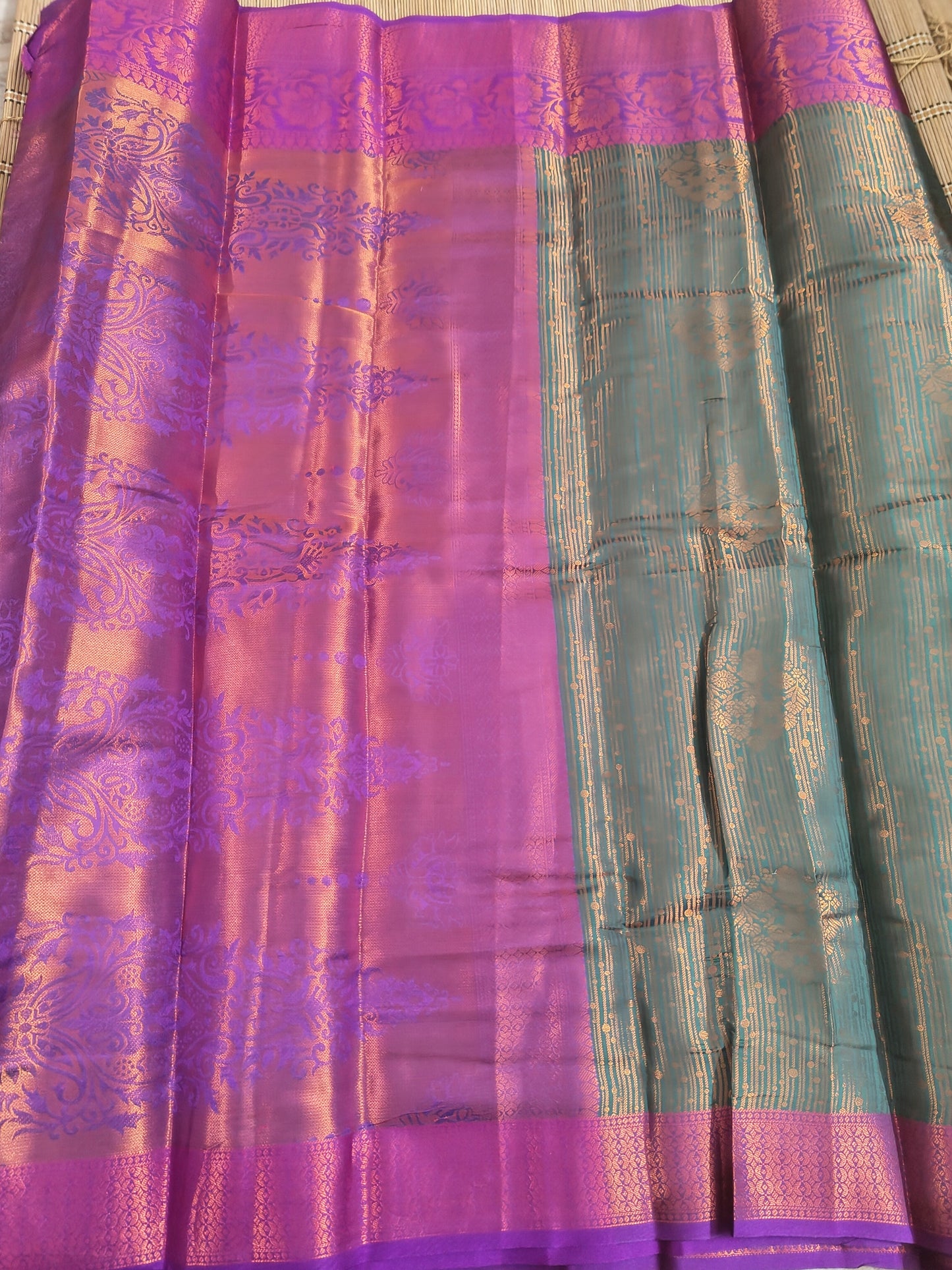 Beautiful and Elegant Banarasi Jacquard Weaving Silk Saree-Dark Green