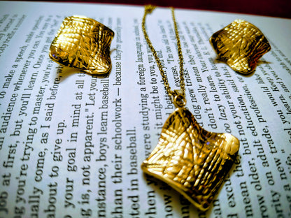 Beautiful and Classic Antitarnish stainless steel charms chain