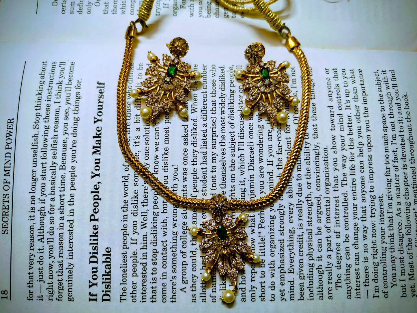 Beautiful and Classic Jewellery set