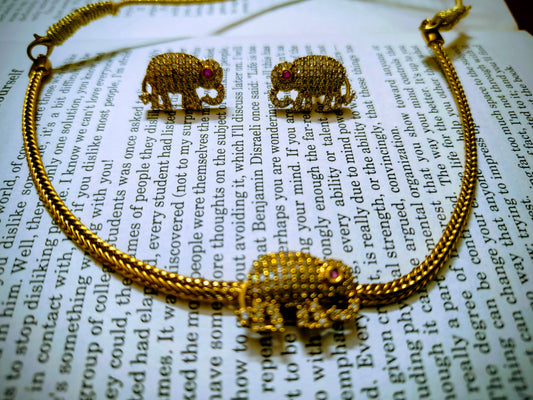 Beautiful and Classic Jewellery set