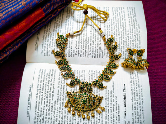 Beautiful and Classic Jewellery set