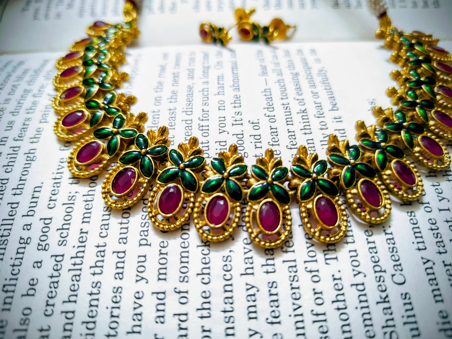 Beautiful and Classic Jewellery set