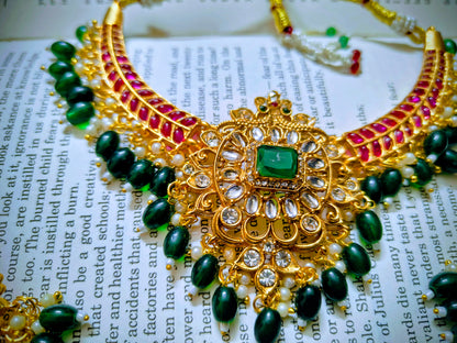 Beautiful and Classic Jewellery set