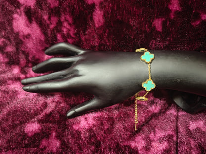 Beautiful and Classic Antitarnish stainless steel charms bracelet -Clover series