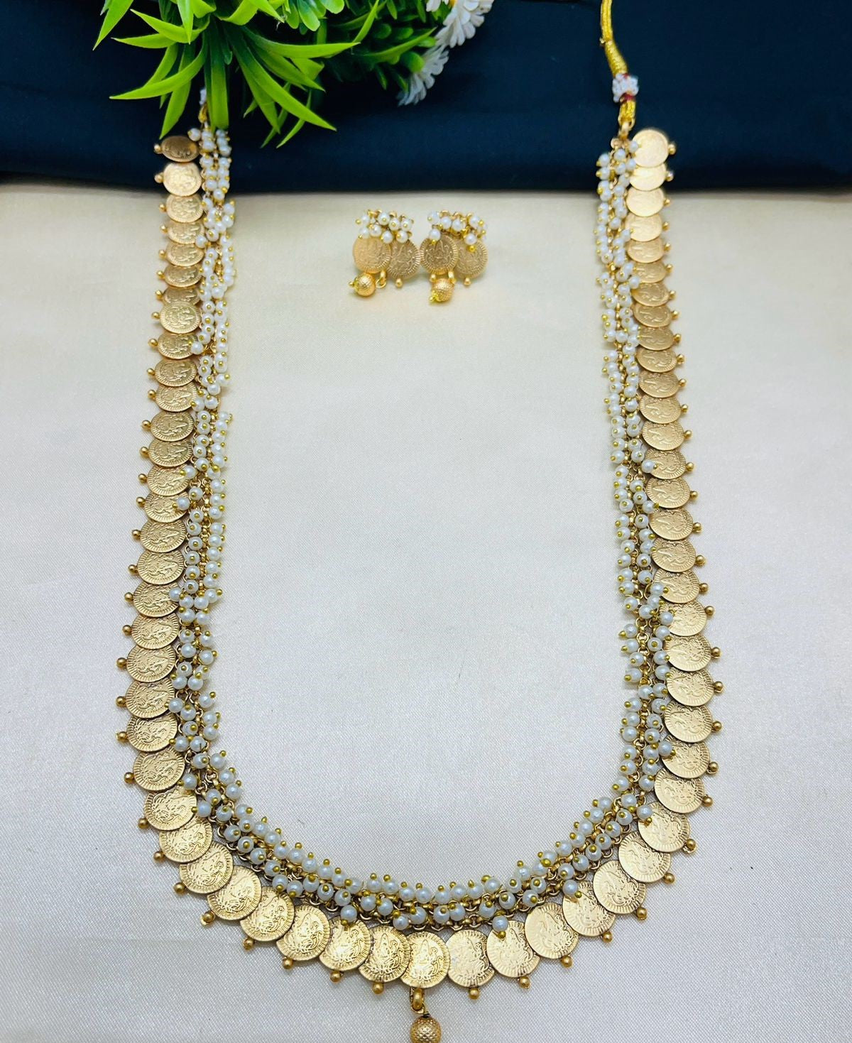 Beautiful and Classic Jewellery set