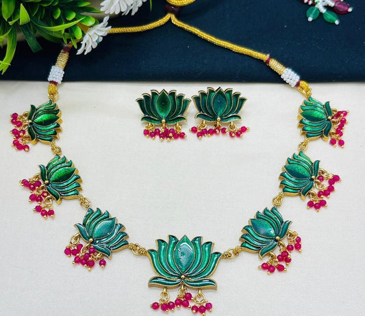 Beautiful and Classic Jewellery set